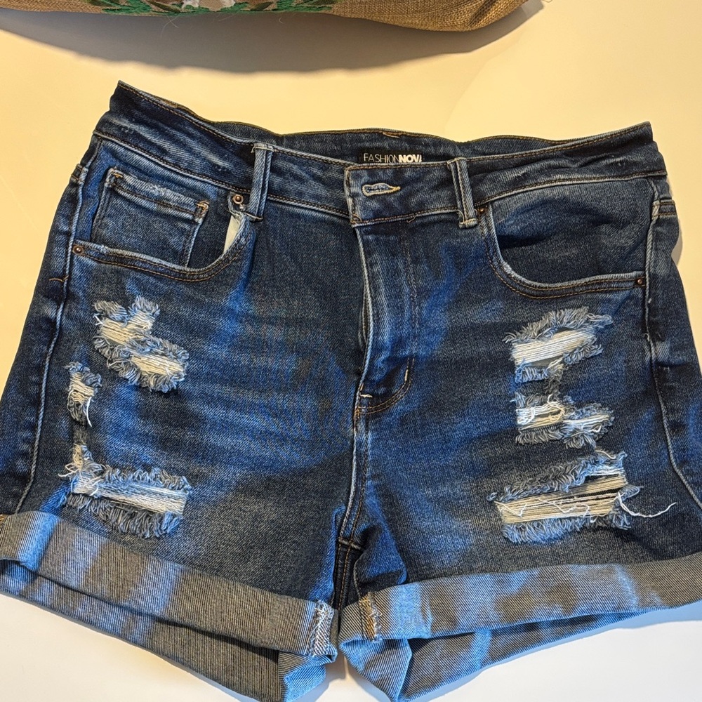 Women’s Fashion Nova Distressed Jean Shorts Sz 1X